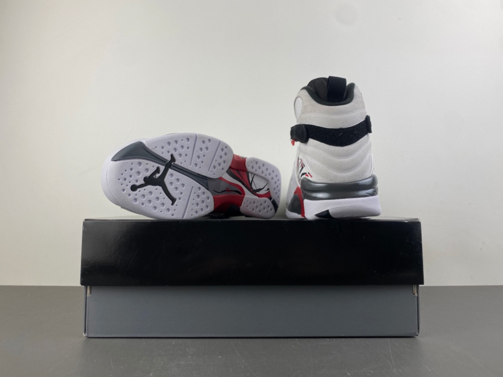 Jordan 8 Retro Bugs Bunny (2025) Men