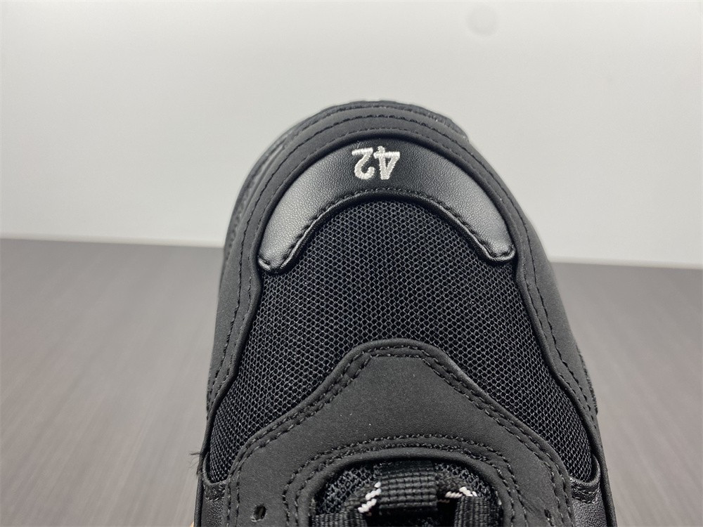 Ba1en*iaga triple s black with feather inside