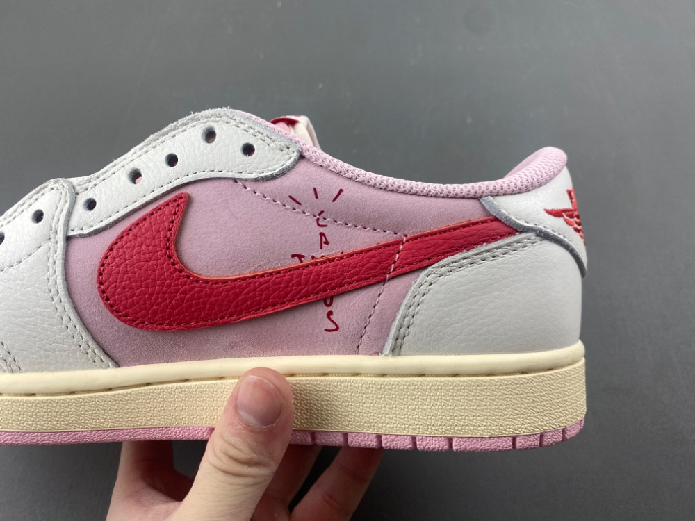 Travis Scott × Air Jordan 1 Low "Shy Pink"IQ7604-101