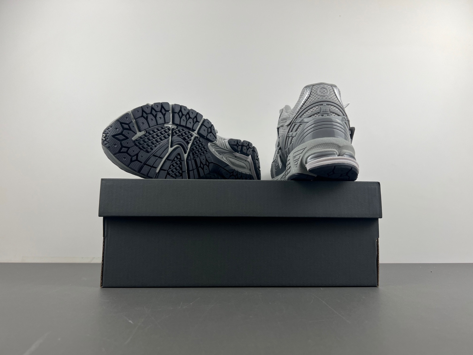 new Ba1an*e 1906a concrete silver metallic m1906ag