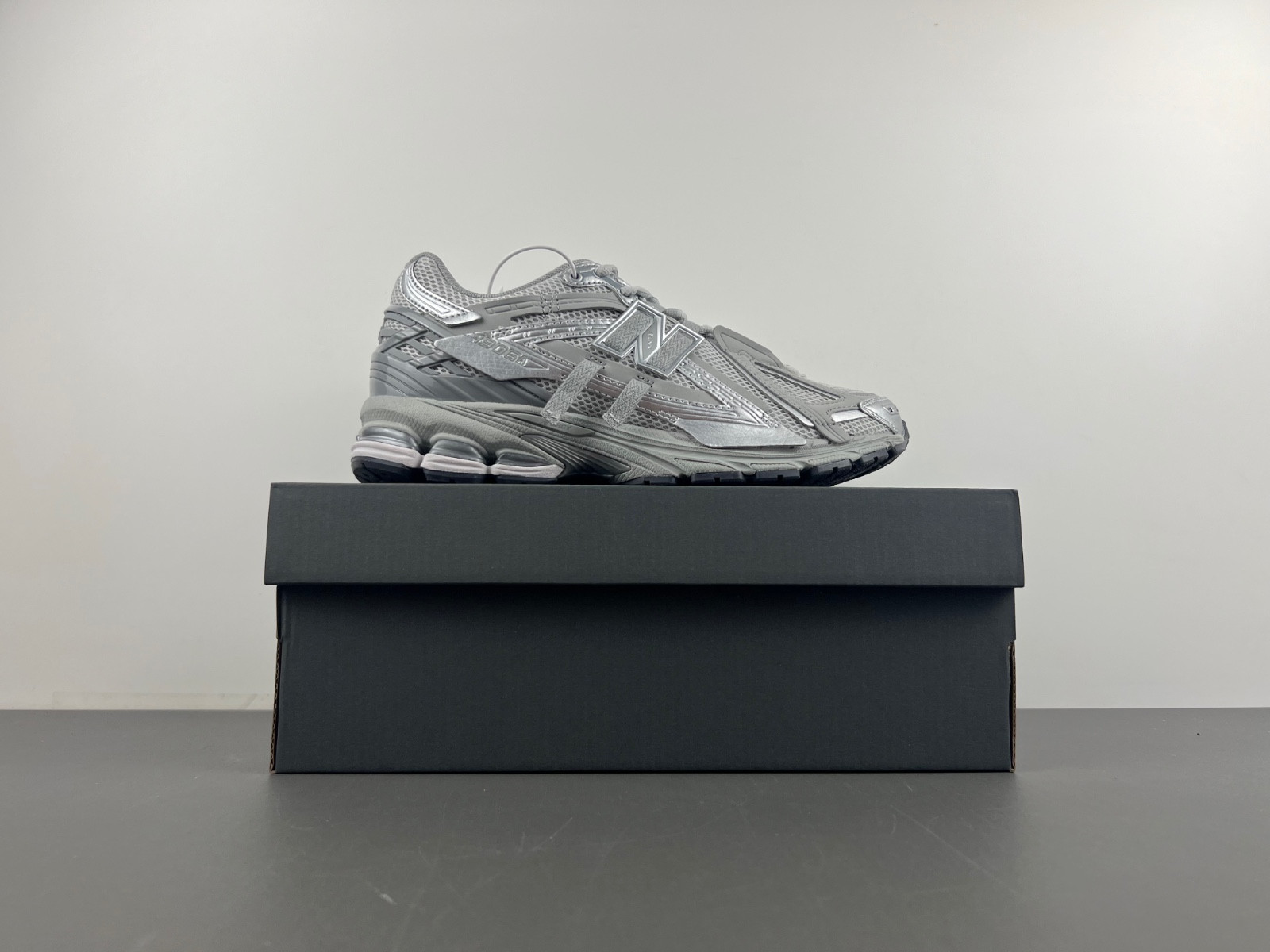 new Ba1an*e 1906a concrete silver metallic m1906ag