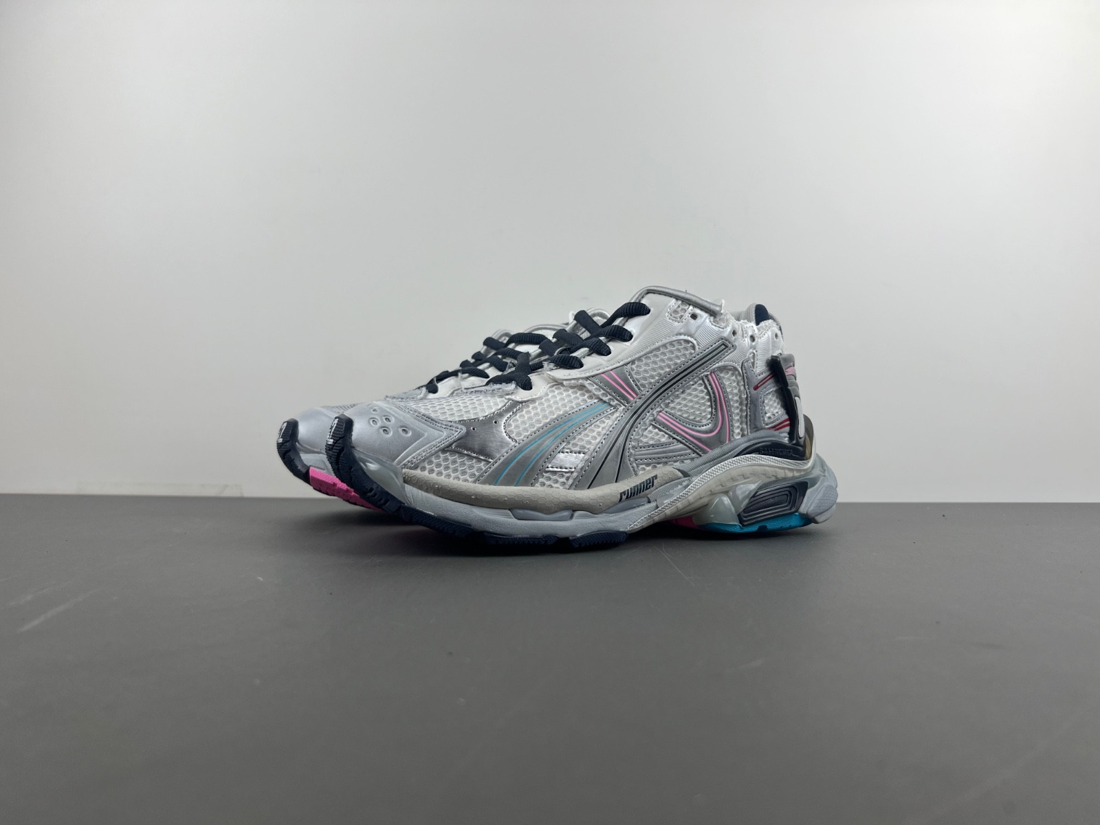 Ba1en*iaga runner sneaker in white/red/black