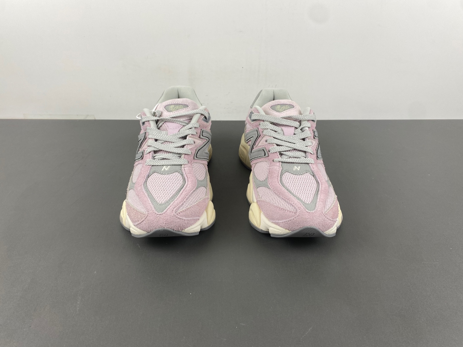 new Ba1an*e 9060 december sky men