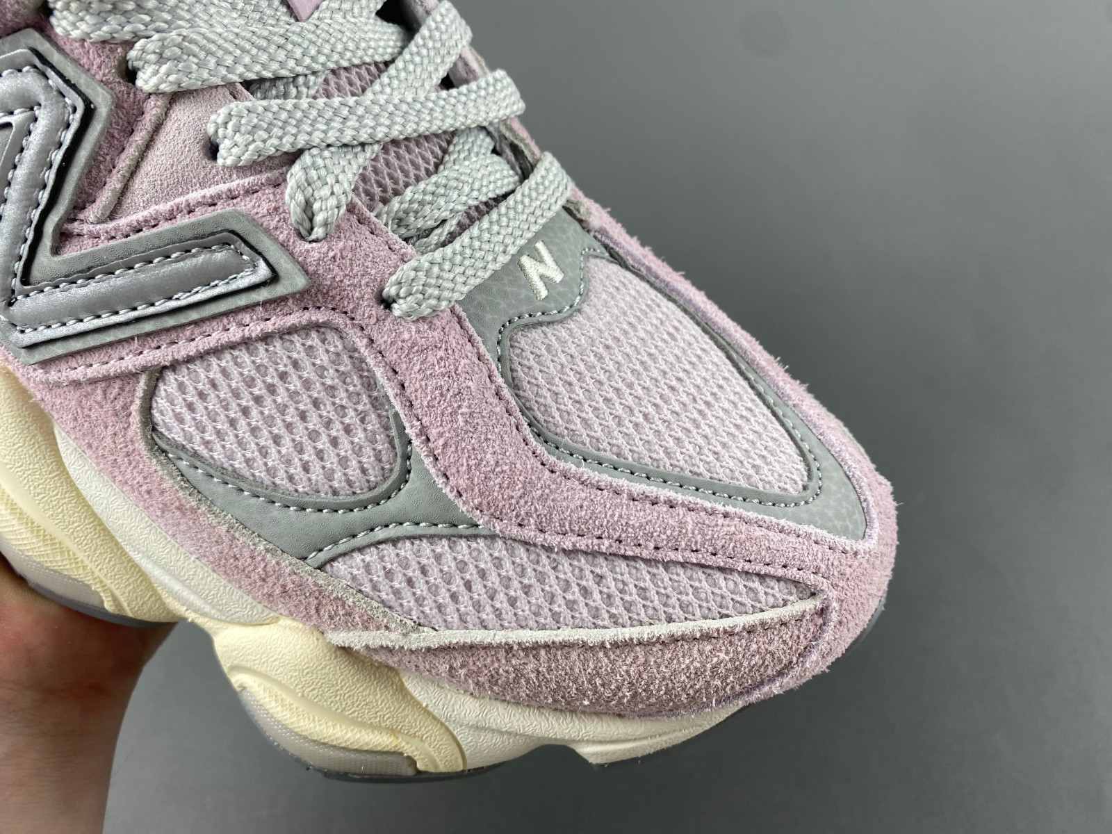 new Ba1an*e 9060 december sky men