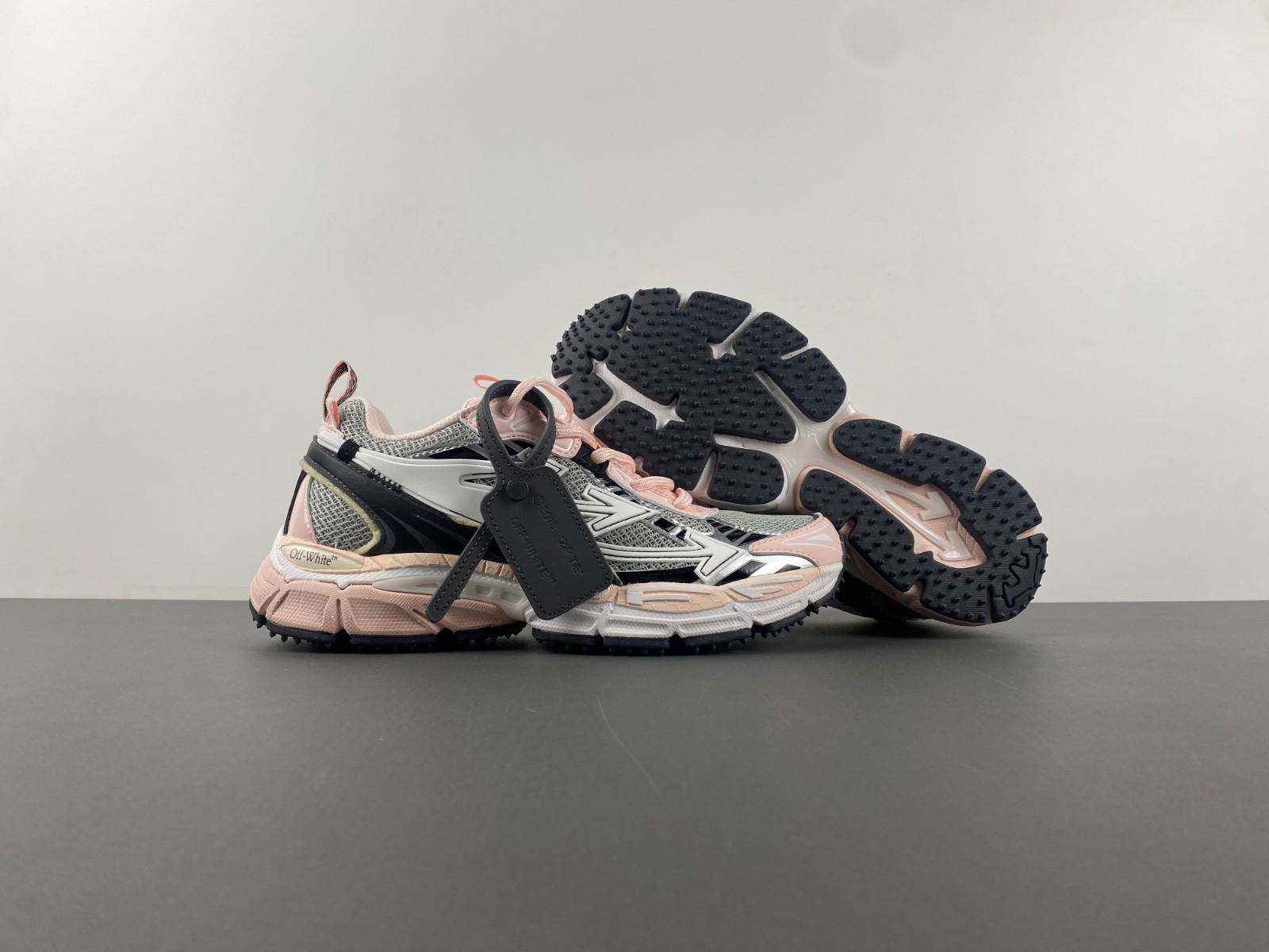 OWT 19FW Be right back SNEAKERS