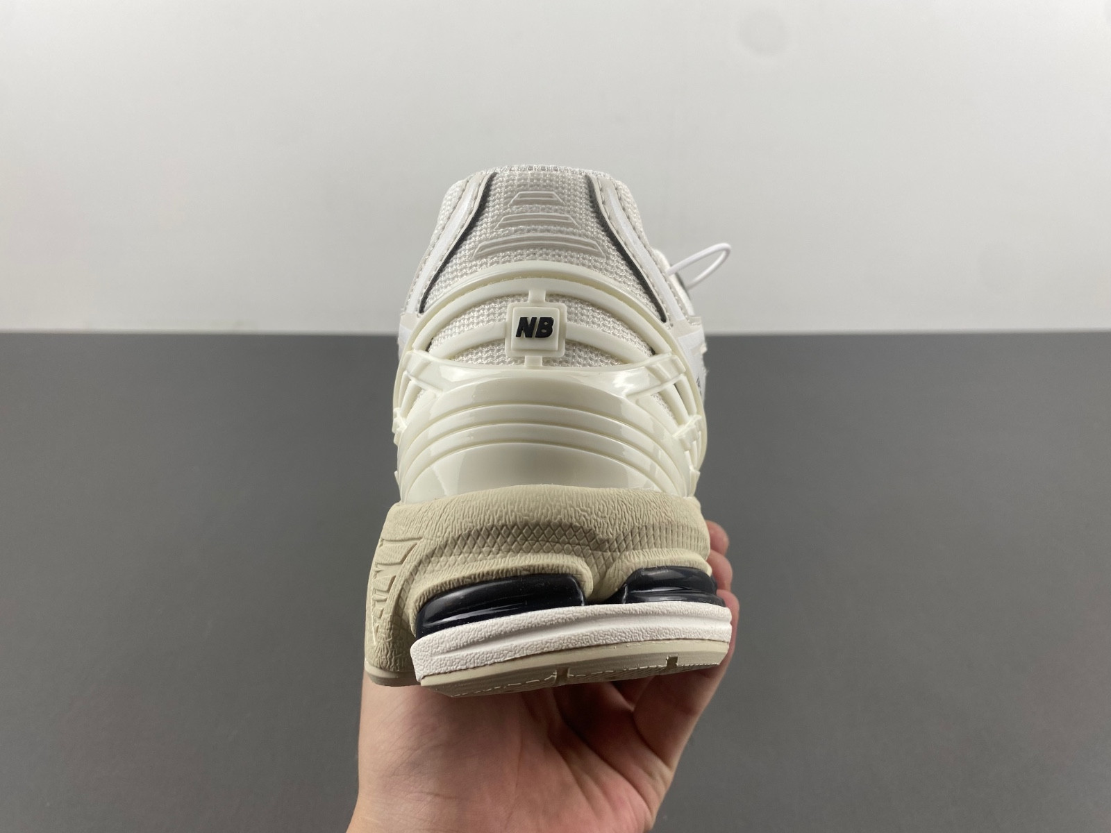 new Ba1an*e 1906r white / black - m1906rww