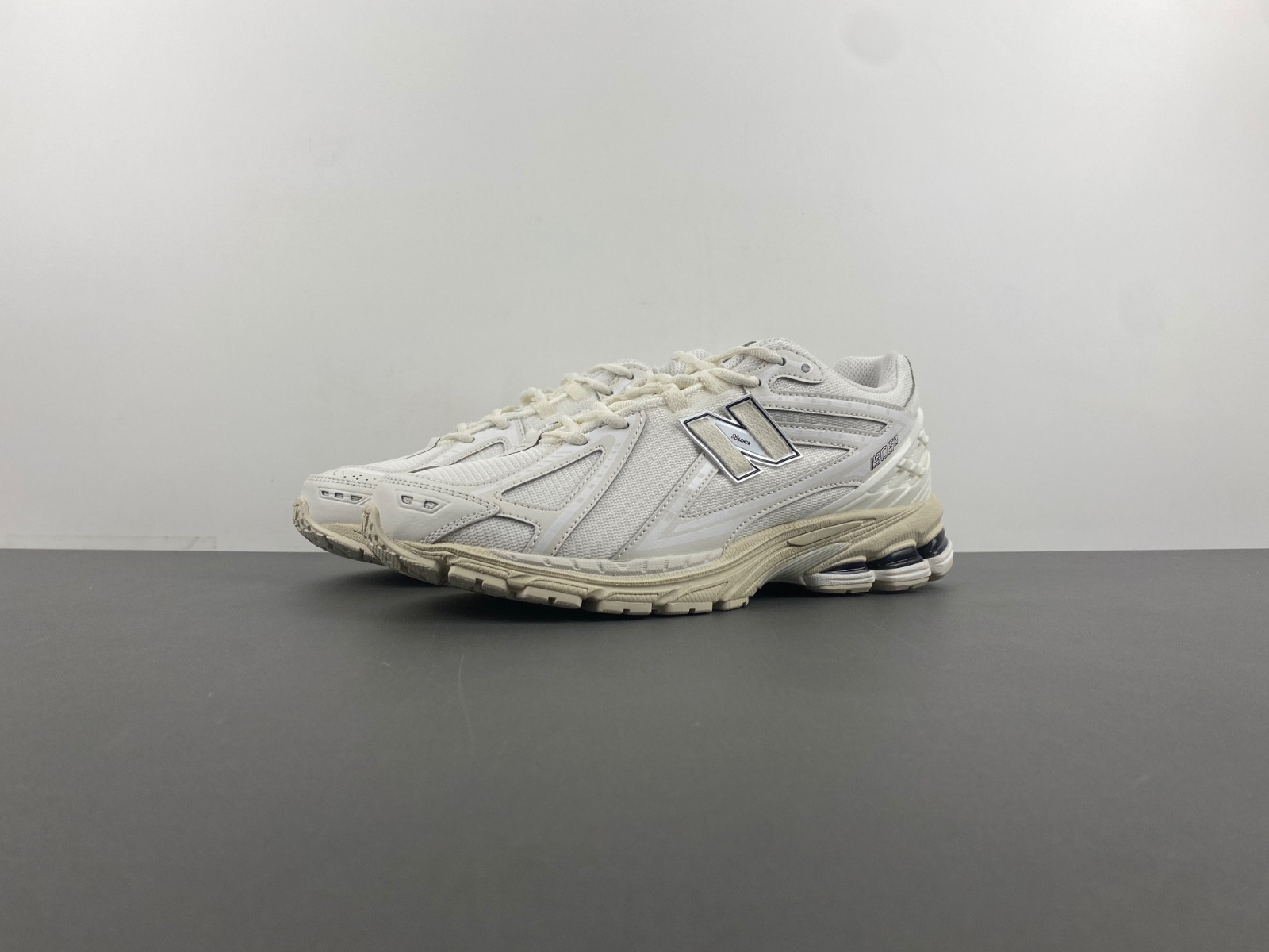 new Ba1an*e 1906r white / black - m1906rww