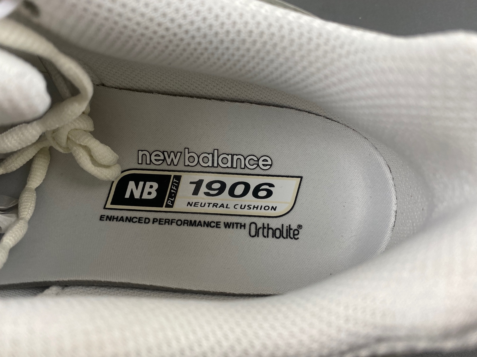 new Ba1an*e 1906r white / black - m1906rww