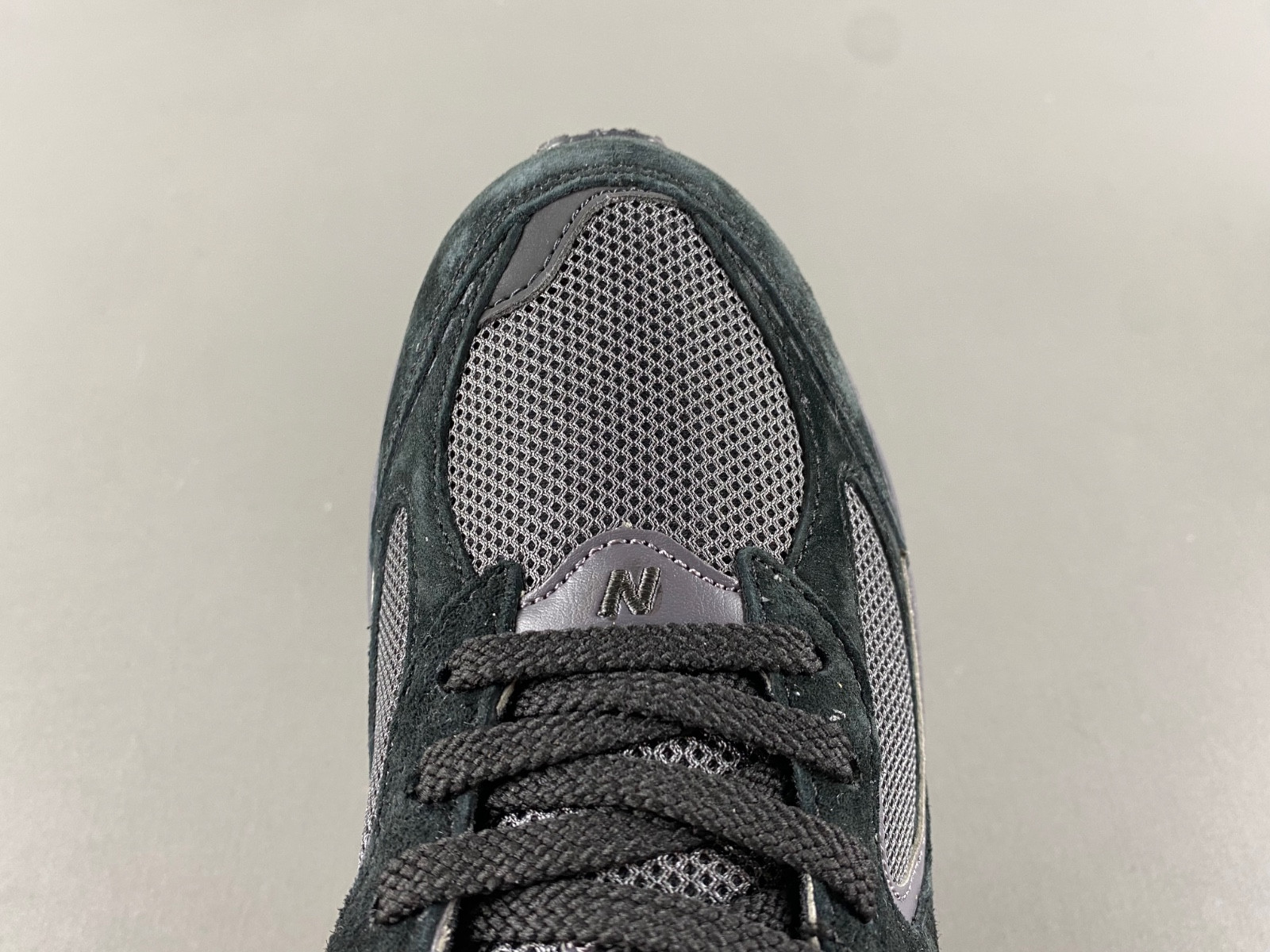 new Ba1an*e 2002r black dark grey men