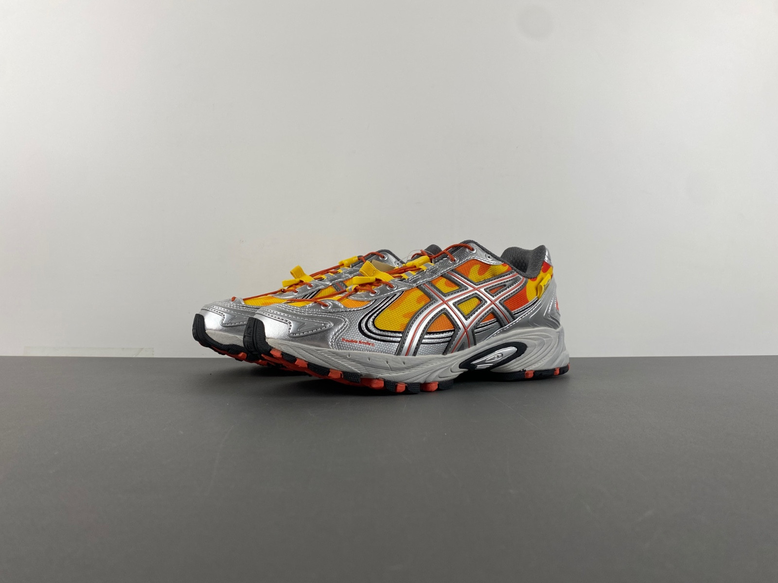 TroubleSmile x Gel Kahana TR V4 Flames - 1203A653 750