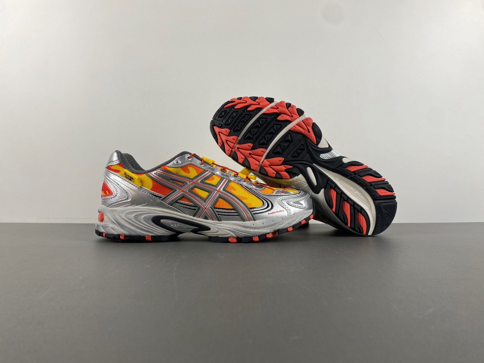 TroubleSmile x Gel Kahana TR V4 Flames - 1203A653 750