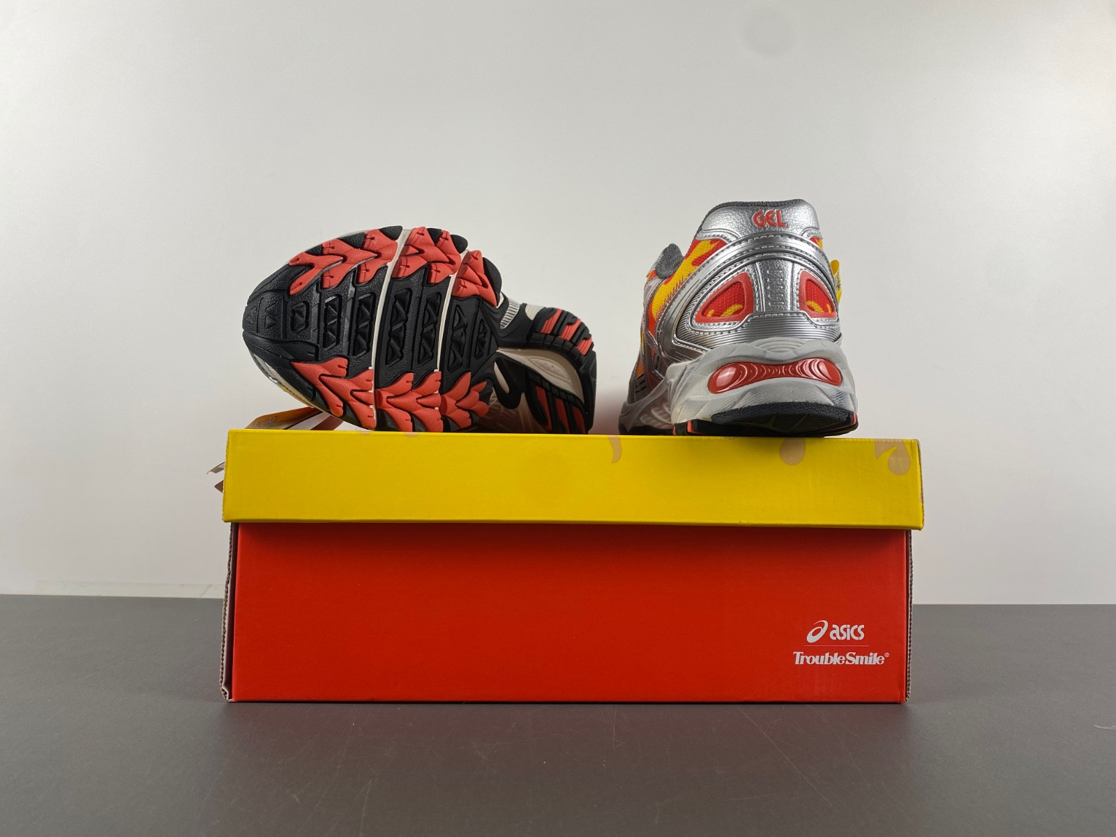 TroubleSmile x Gel Kahana TR V4 Flames - 1203A653 750