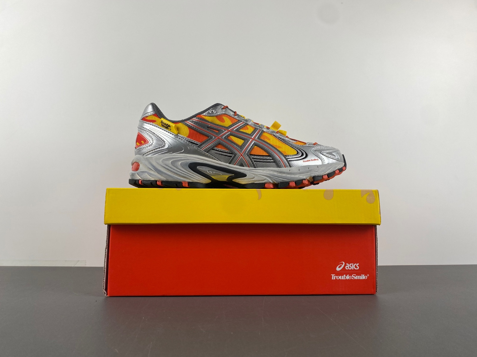 TroubleSmile x Gel Kahana TR V4 Flames - 1203A653 750