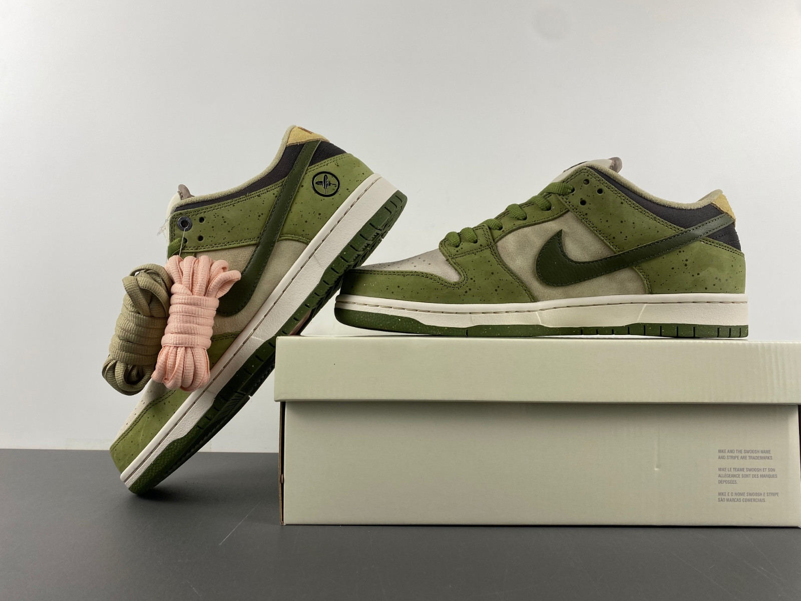 Yuto Horigome Nike SB Dunk "Asparagus" HF8022-300