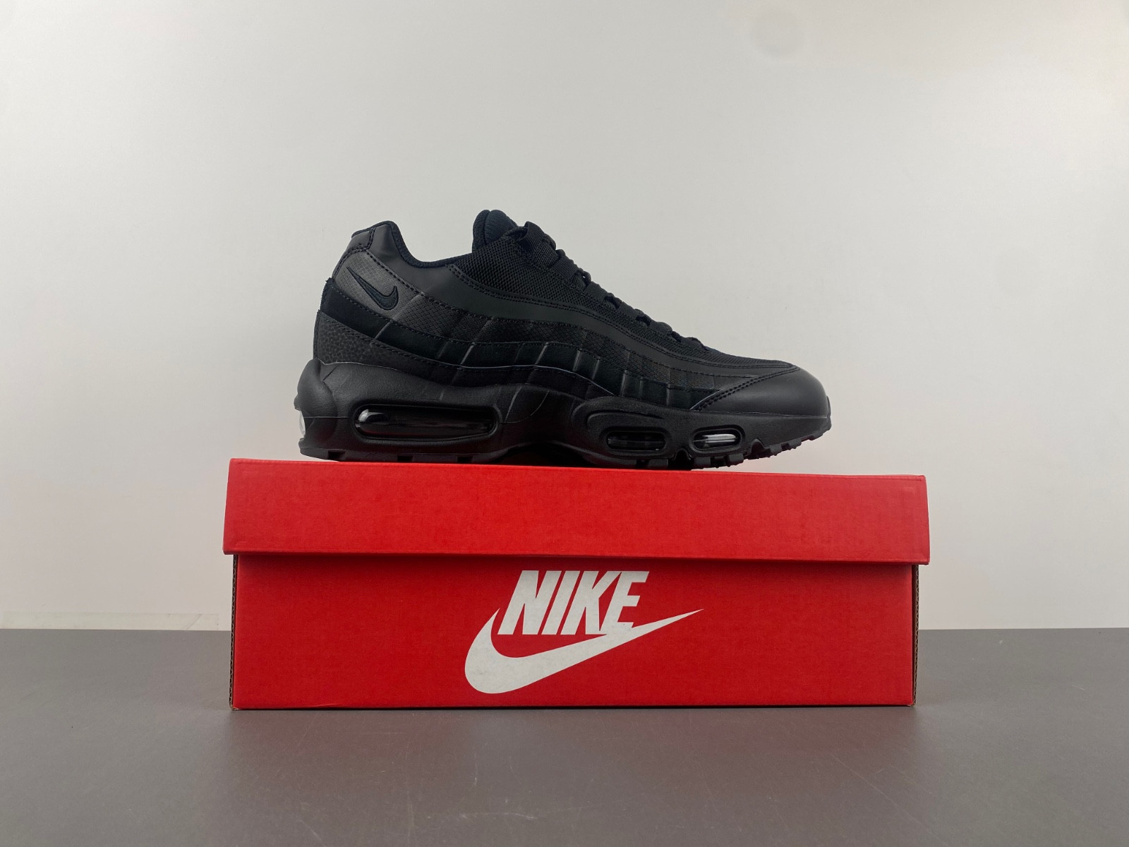Nike Air Max 95 Essential Triple Black CI3705-001