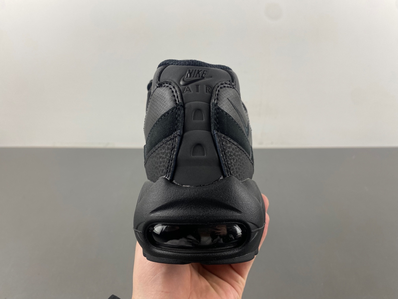 Nike Air Max 95 Essential Triple Black CI3705-001