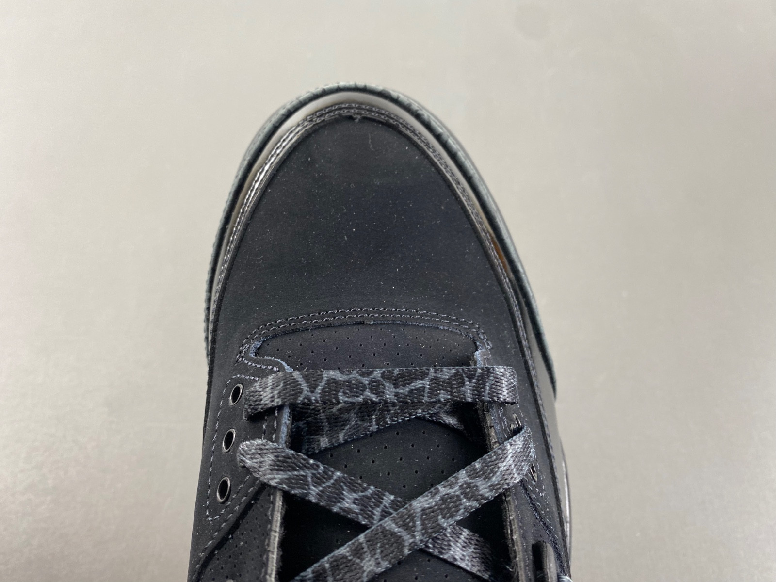 Air Jordan 3 "Black Cat" 2025 CT8532-001