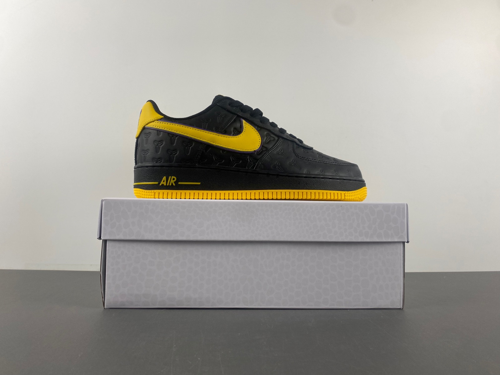 Kobe Bryant x Nike Air Force 1 Low Black HV5122-001