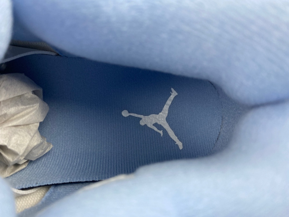 Air Jordan 4 "Aluminum" "White/Blue Tint" HV0823-100