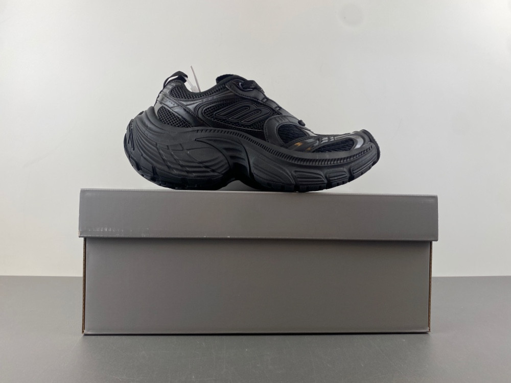 Ba1en*iaga 10xl sneaker in black mesh