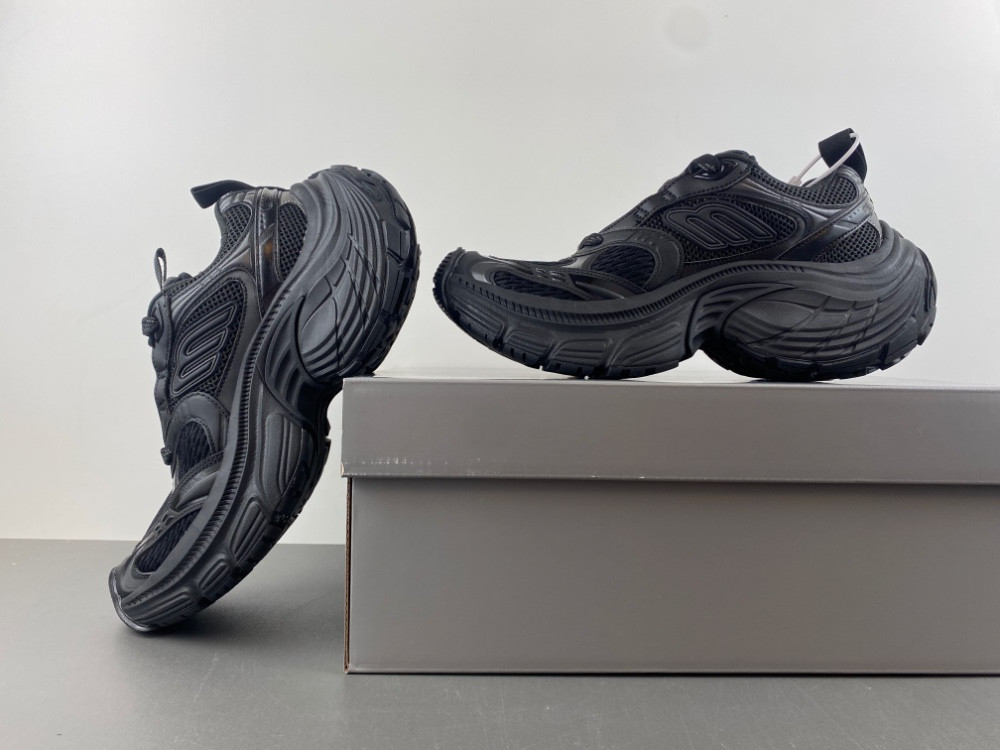 Ba1en*iaga 10xl sneaker in black mesh