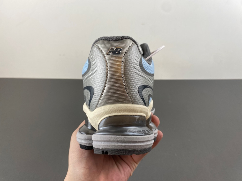 new Ba1an*e abzorb 2000 silver/blue u2000ba