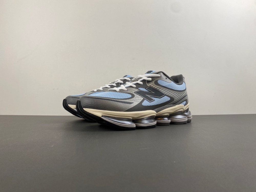 new Ba1an*e abzorb 2000 silver/blue u2000ba