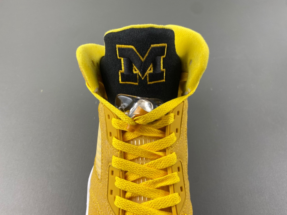 Jordan 5 Retro Michigan PE (2021) HQ7978-701