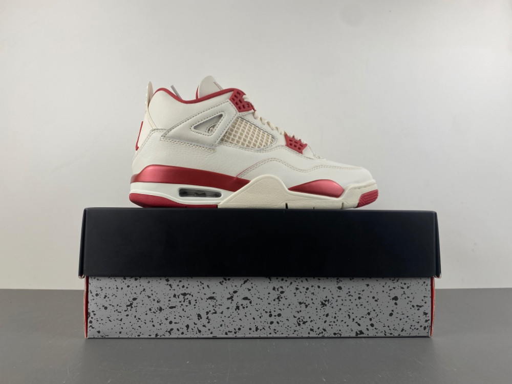 Air Jordan 4 Valentine