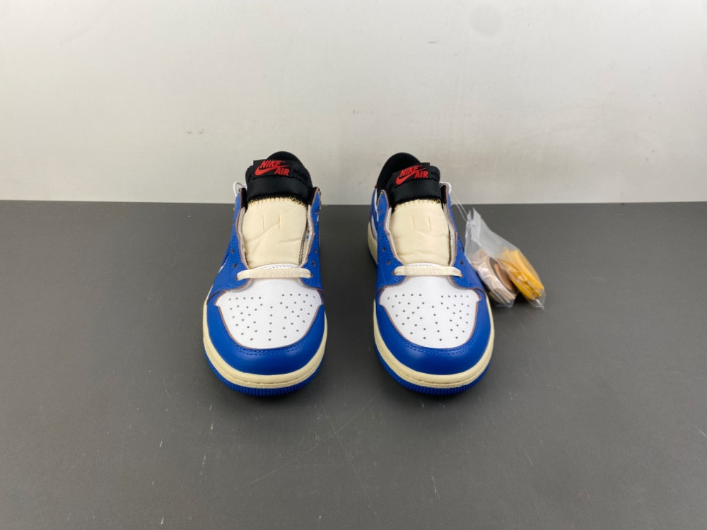 Air Jordan 1 Low UN HQ6998-146