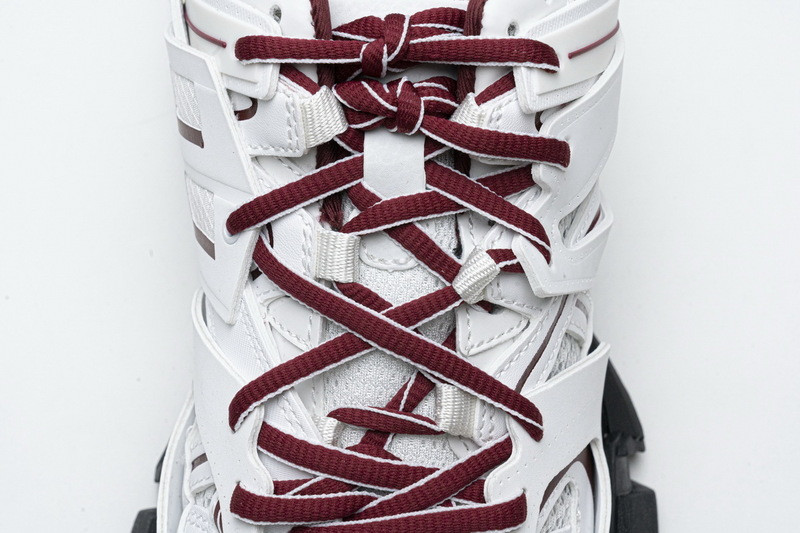 Ba1en*iaga track white with red line