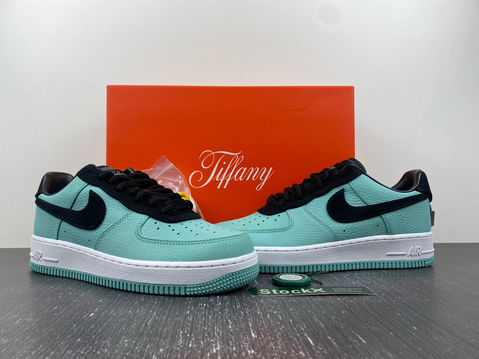 T*f*ny & co. x nike air force 1 low dz1382-002