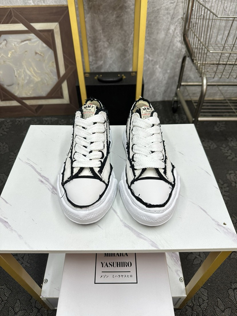 MMY Sneaker 0069