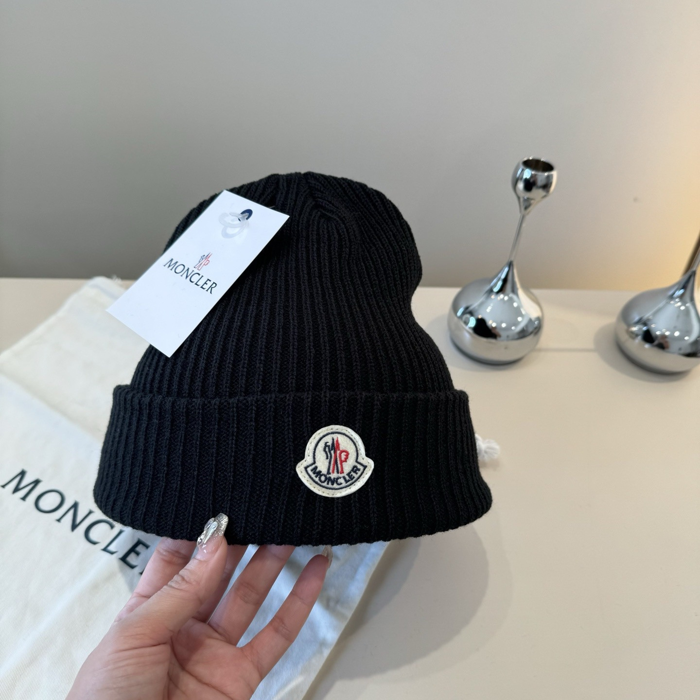 Moncler hat