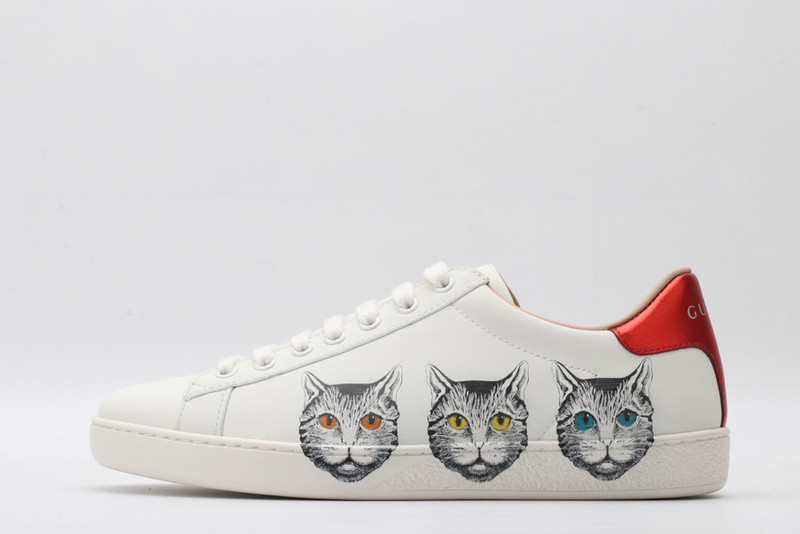 Gvc*1 ace embroidered low-top sneaker white with cat