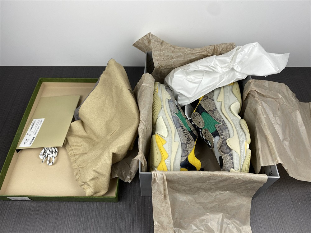 ba1en*iaga triple s Gvc*1 sneaker