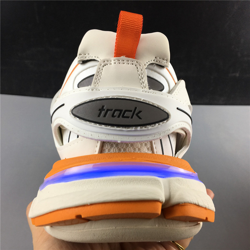 Ba1en*iaga 3.0 track trainer orange white with led