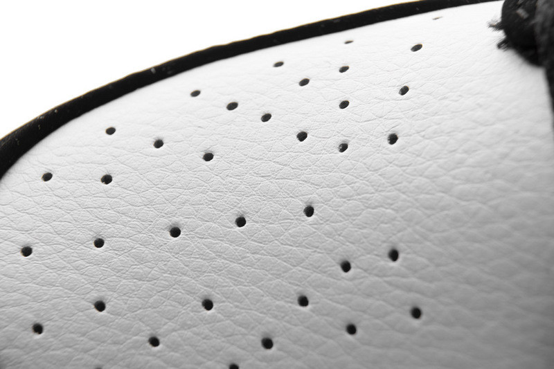 jordan 1 low black toe 553558-116