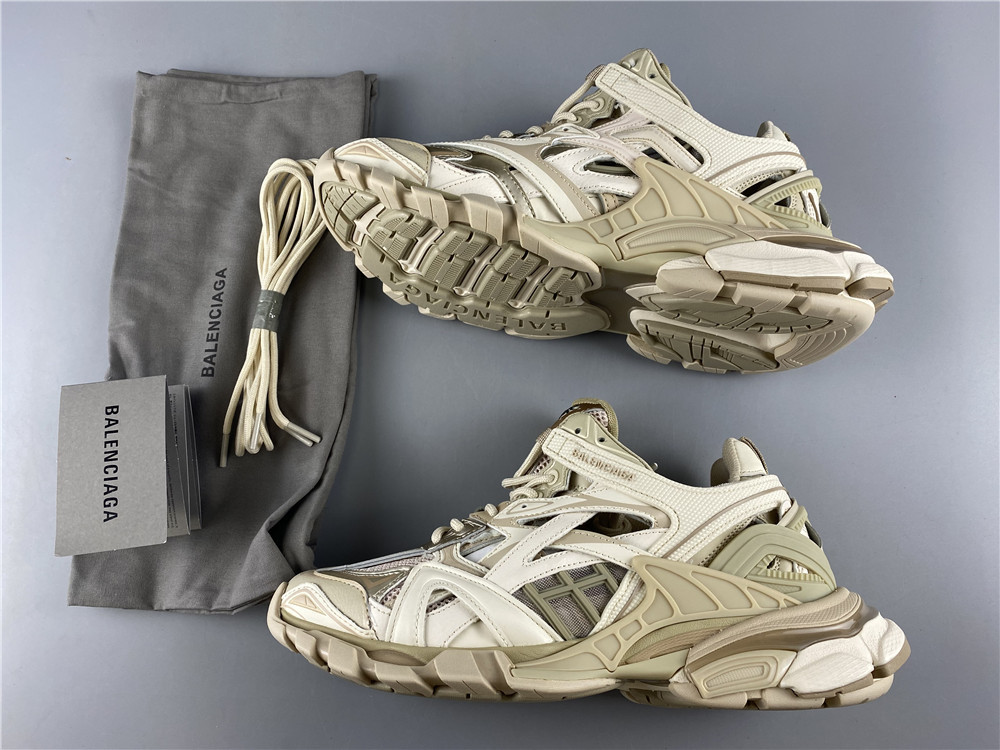 Ba*len*cia*ga track 4