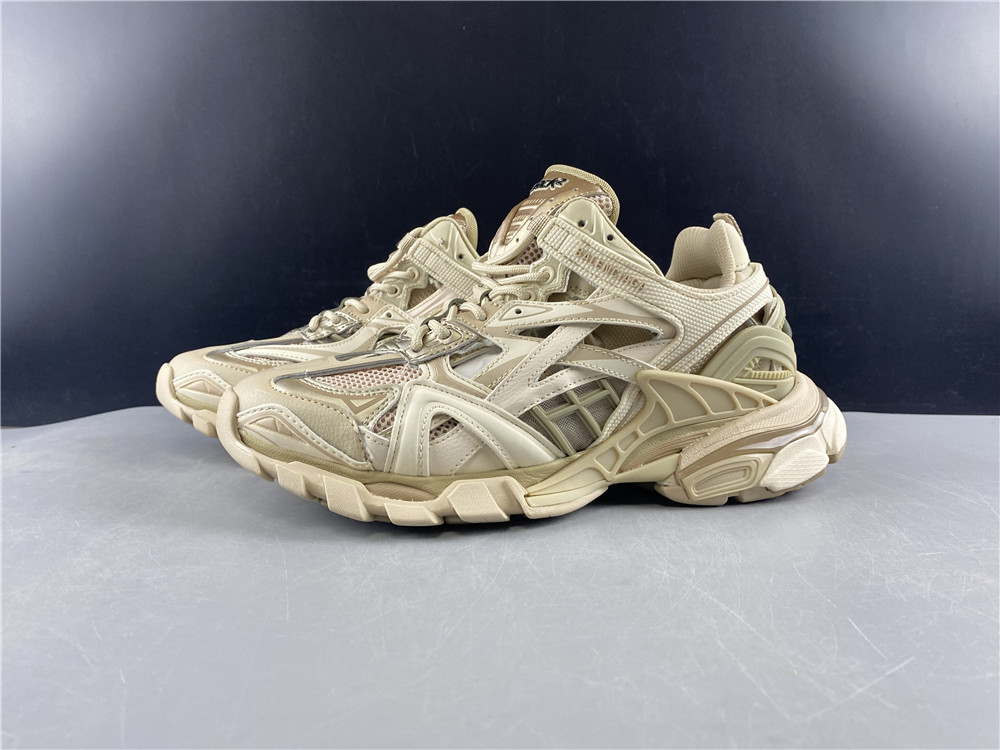 Ba*len*cia*ga track 4