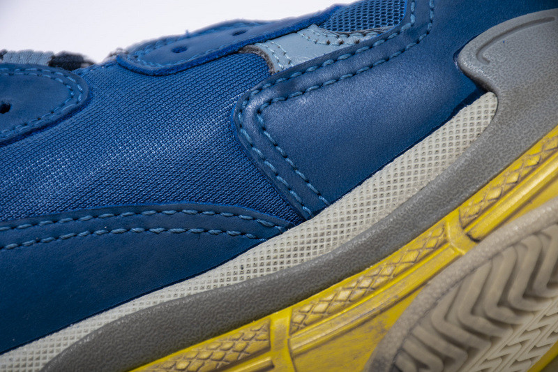 Ba*len*cia*ga triple s trainer ssense exclusive