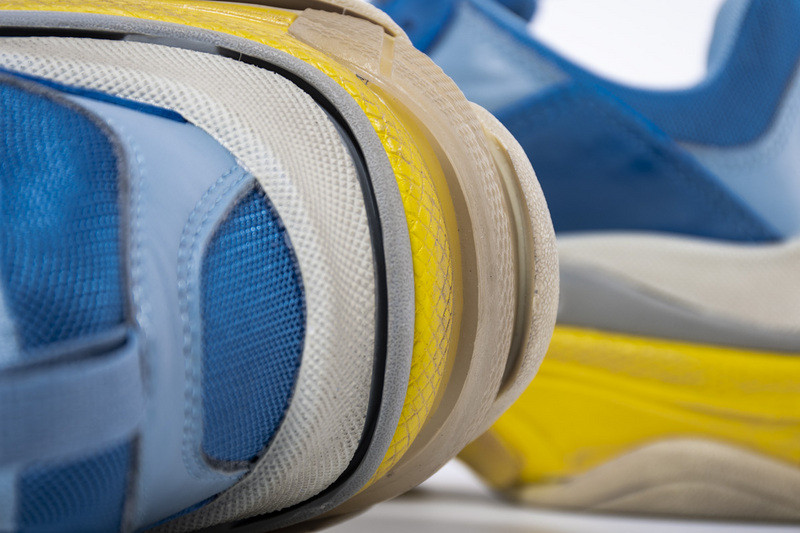 Ba*len*cia*ga triple s trainer ssense exclusive