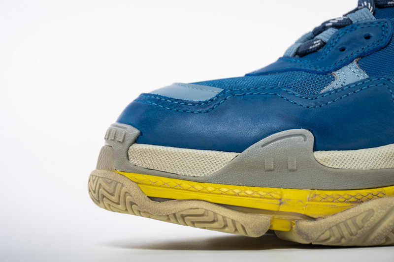 Ba*len*cia*ga triple s trainer ssense exclusive