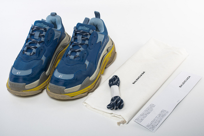 Ba*len*cia*ga triple s trainer ssense exclusive