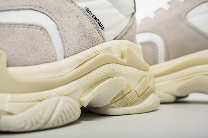 Ba*len*cia*ga white triple s trainers