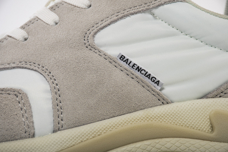 Ba*len*cia*ga white triple s trainers