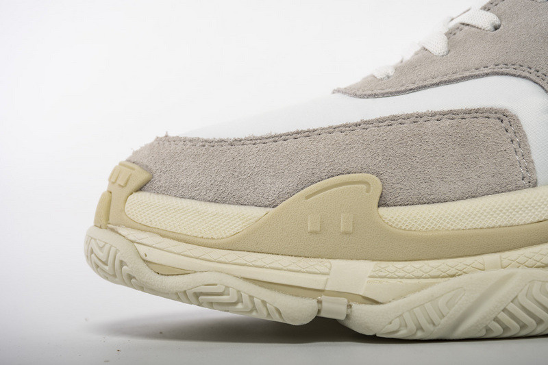 Ba*len*cia*ga white triple s trainers