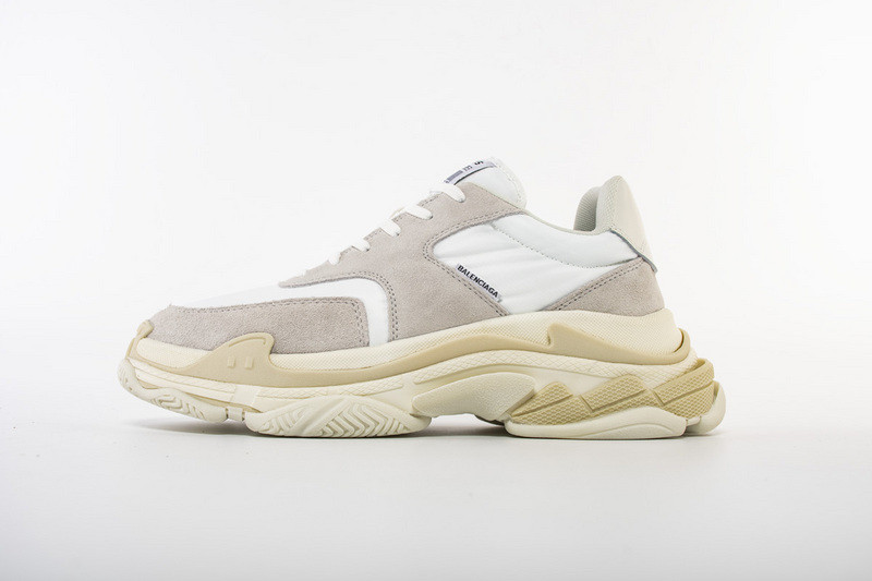 Ba*len*cia*ga white triple s trainers