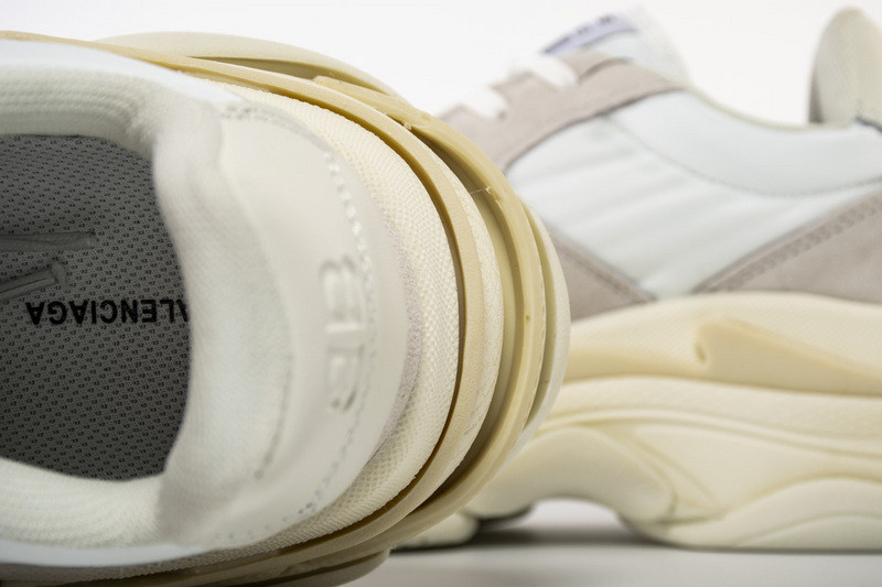 Ba*len*cia*ga white triple s trainers