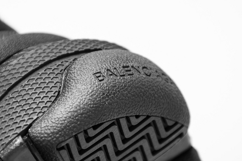 Ba*len*cia*ga triple s triple black